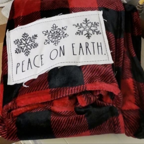 Rae Dunn Christmas Holiday Buffalo Plaid Fleece Throw Blanket Red Black 50 X 60" - Picture 2 of 8